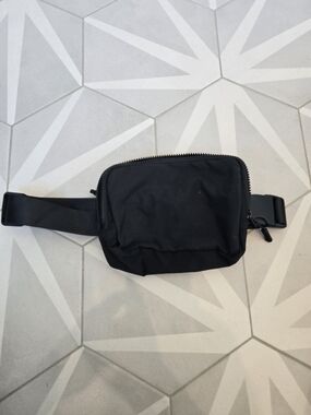 Black Women's Nylon Belt Bag - Minimal Everyday Fanny Pack